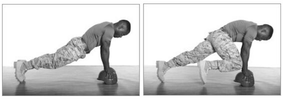Plank mit Kniebeugen ist eine verbesserte Version der klassischen Übung