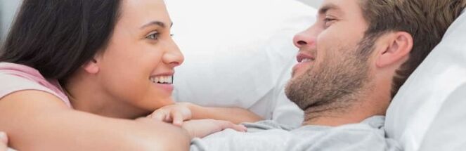 Sexuell aktiver Mann mit Frau